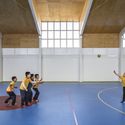 Gimnasio colegio Lonquén  / COMUN Arquitectos - Gimnasio