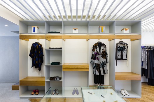 Loja Coven + Printing  / Play Arquitetura - Prateleira