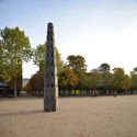 Pezo von Ellrichshausen construye una torre de madera temporal en el Jardín des Tuileries de París - Image 1 of 4