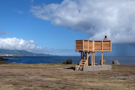 Two Manifolds / Nuno Pimenta - Coast