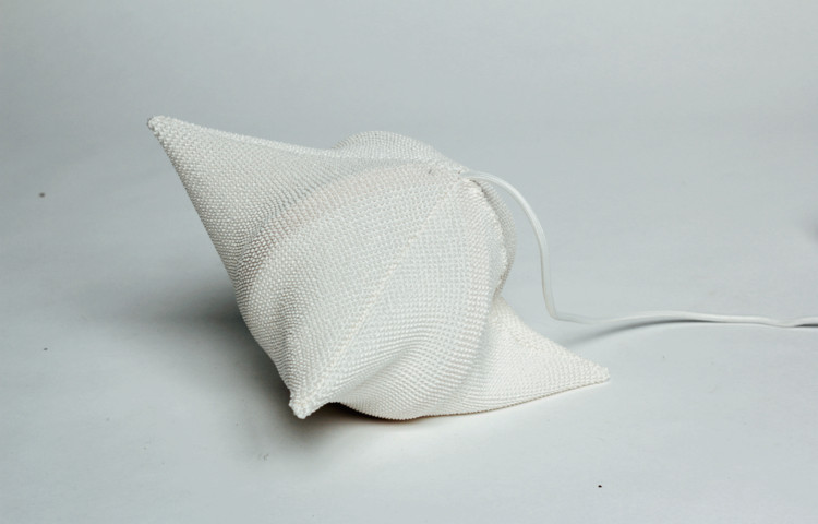 Mitsue Kido diseña 5 lámparas en colaboración con artesanos japoneses que ponen en valor su cultura y tradición - Más Imágenes