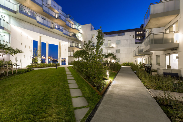 Sørenga Block 6 / Mad arkitekter - Windows, Facade, Garden, Courtyard