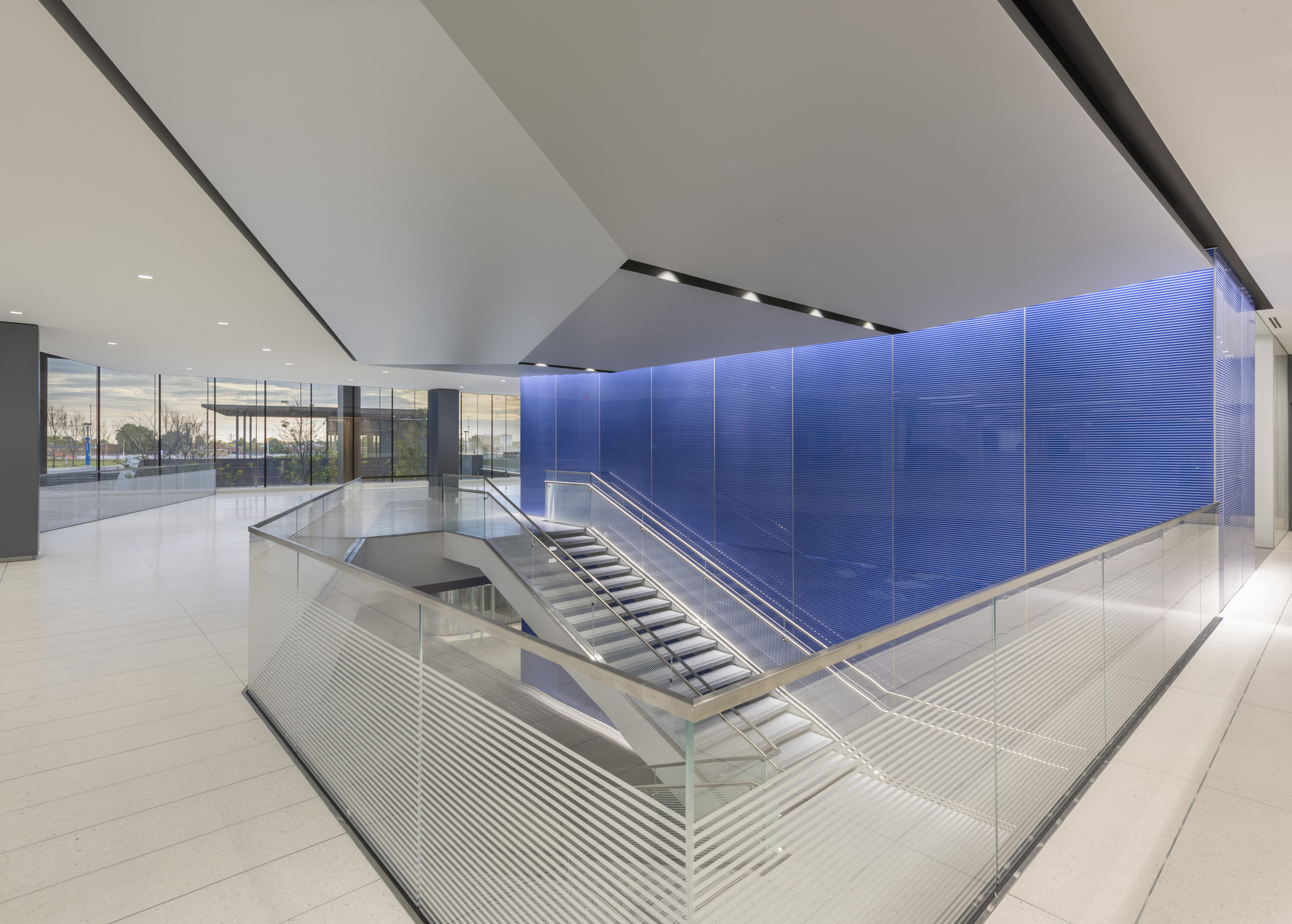 Gallery of Zurich North America Headquarters / Goettsch Partners 7