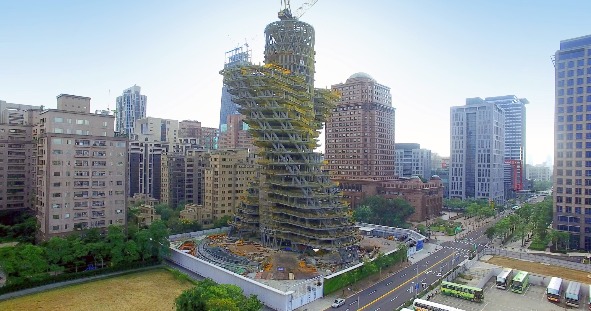 Galeria de Ecotorre em Dupla Hélice toma forma em Taiwan 8