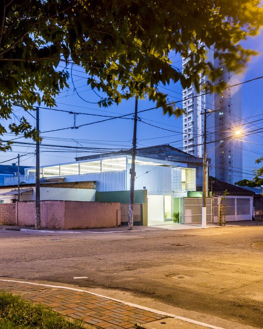 Hospital Compacto CIES Global / NN Arquitetos Associados + OYTO Arquitetura, Planejamento e Construção - Fachada