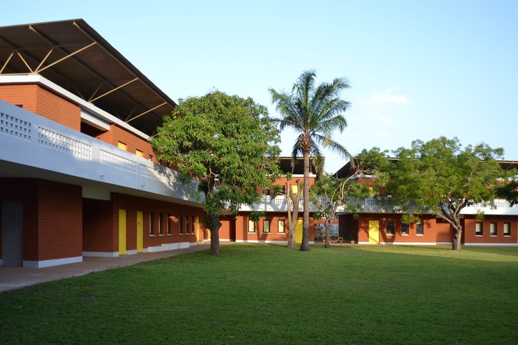 French School in Lome / Segond-Guyon Architectes - Facade, Windows