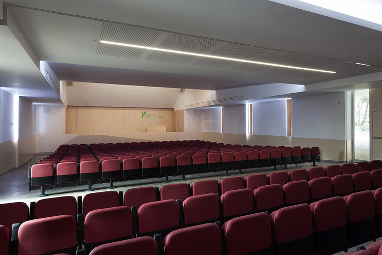 Intervention in Santa Teresa de Jesús School / Peñín Architects - Image 7 of 15