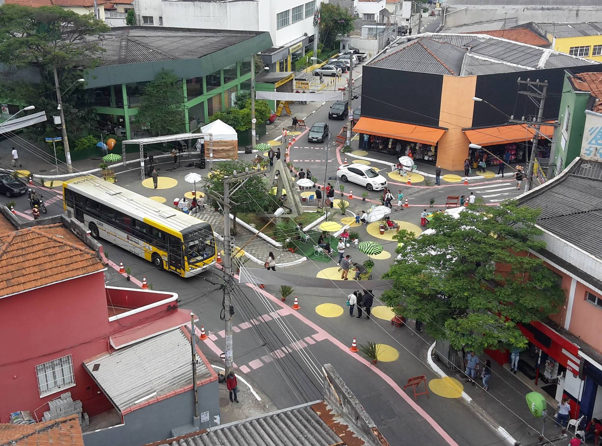 So Miguel mais humana, rua para todos: interveno urbana temporria na  rea 40 de So Miguel Paulista | ArchDaily Brasil