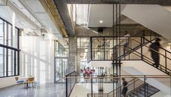 Escuela de Emprendimiento Dr. Miriam & Sheldon G. Adelson / David S. Robins + Dan Price