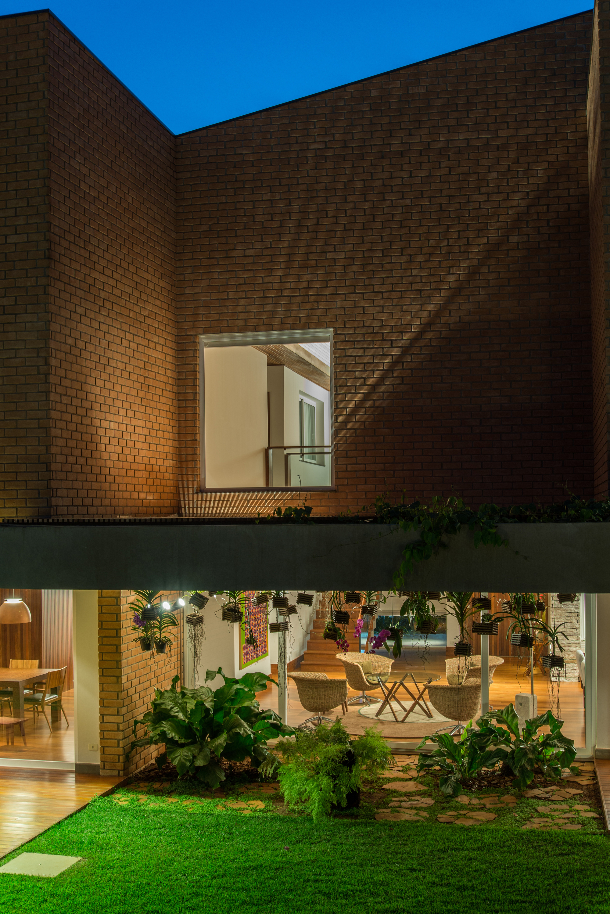 Galeria de Casa de Tijolos / Verri & Galvão Arquitetos - 13