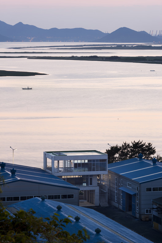 The Gate / Hyunjoon Yoo Architects - Windows, Waterfront