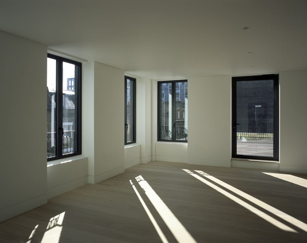 Gallery of Corner House / DSDHA 24