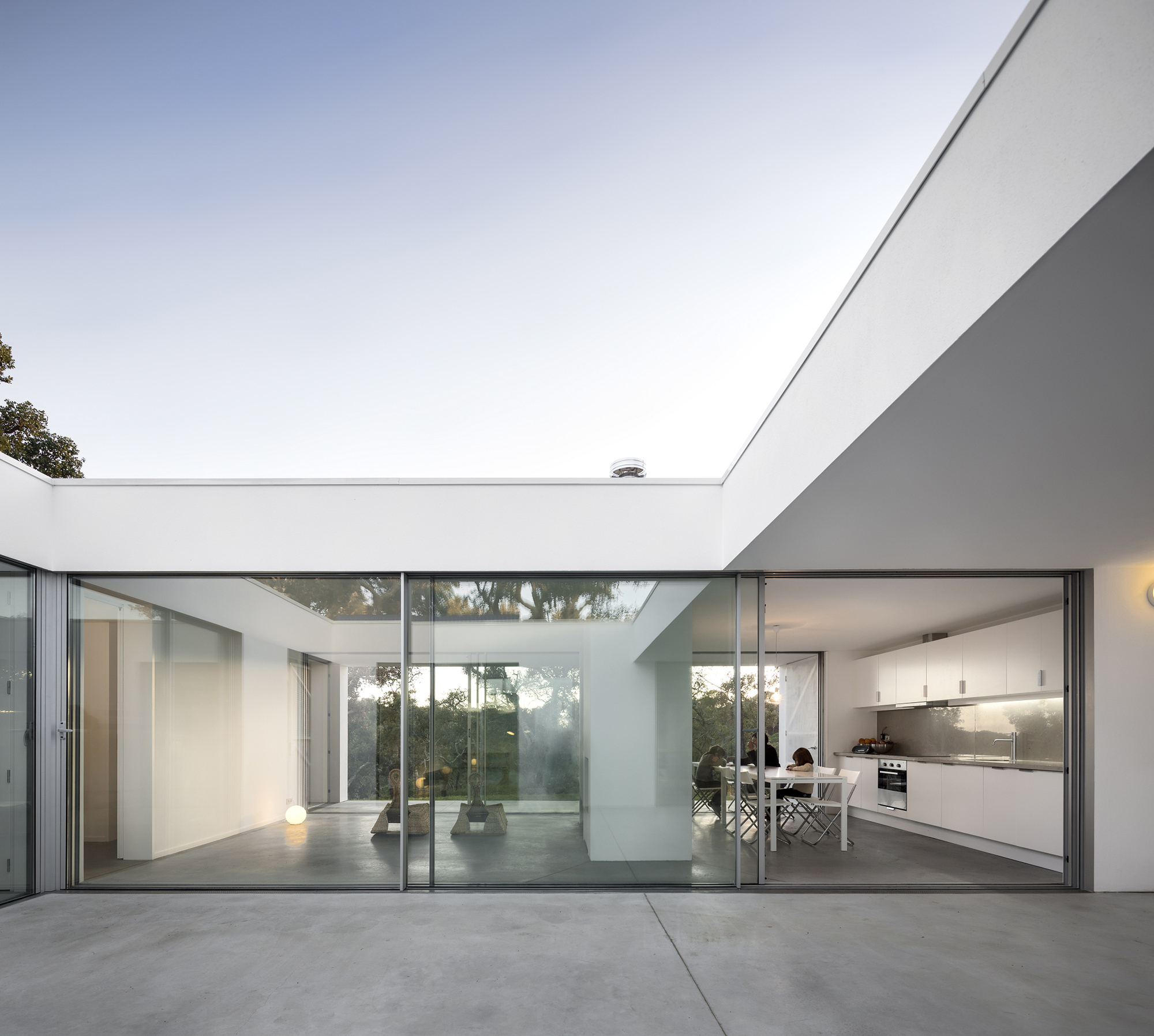 Stunning Naturally Lit Courtyards You Won'T Believe Are Real - eygvmnt