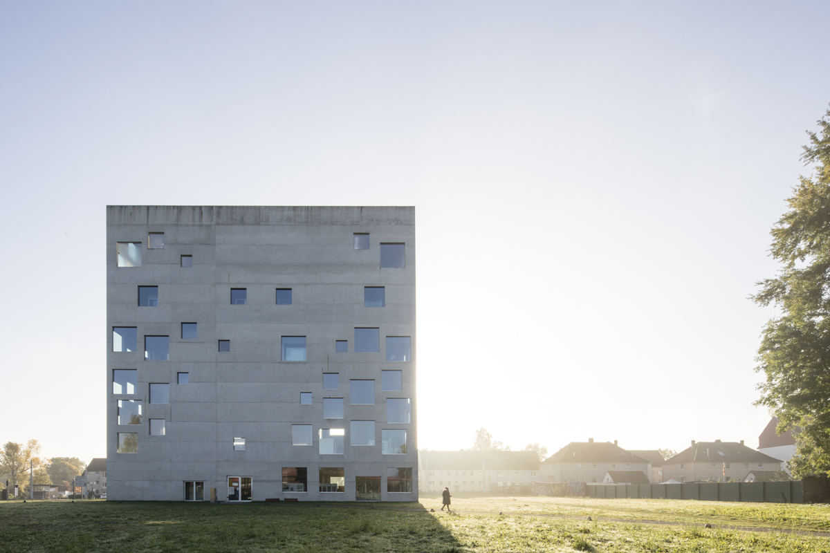 Galer??a de La Escuela de Administraci??n y Dise??o Zollverein de SANAA