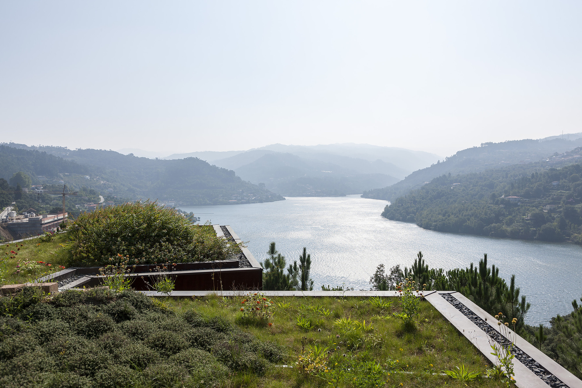Gallery of House in Douro Valley / MJARC Arquitectos 17