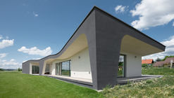 酒酿厂住宅 / ATX Architekti