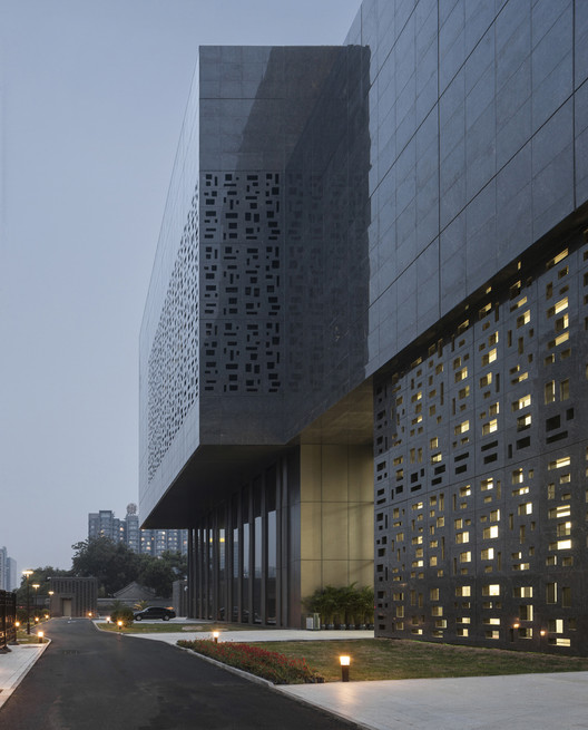 北京菜市口220KV变电站及附属设施 (电力科技馆) / 清华大学建筑设计研究院 - 视窗, 表皮, 城市