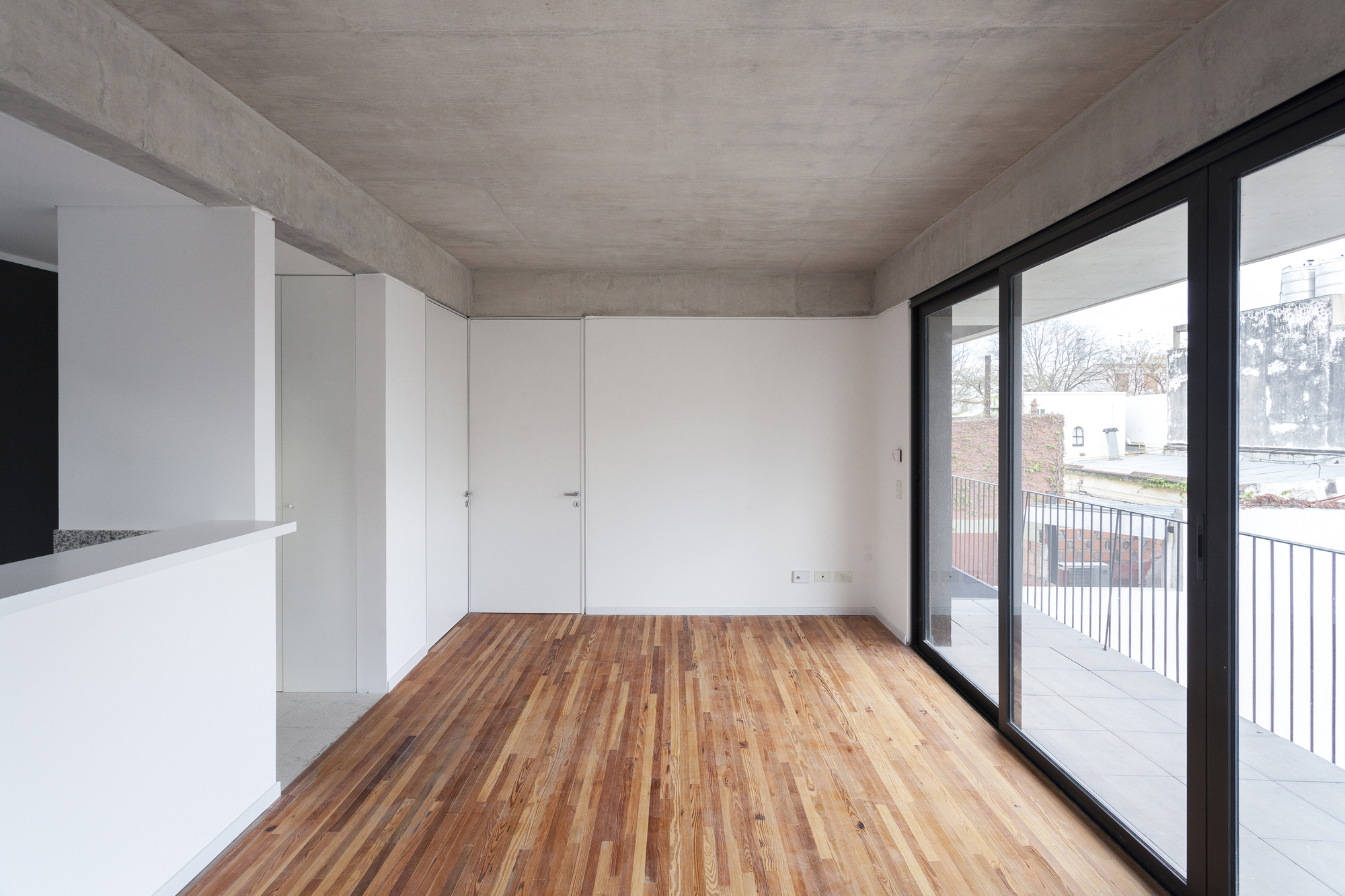 Galería de Manuela Pedraza 3871 / MoGS 13