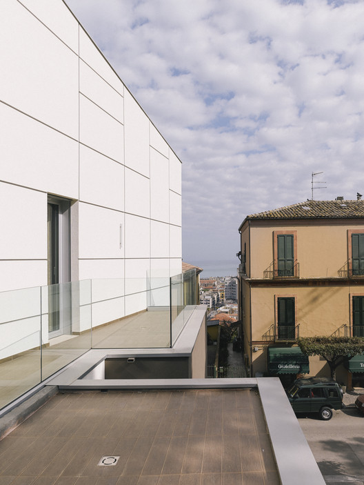 VGramsci Building  / Giovanni Vaccarini Architects - Windows, Facade