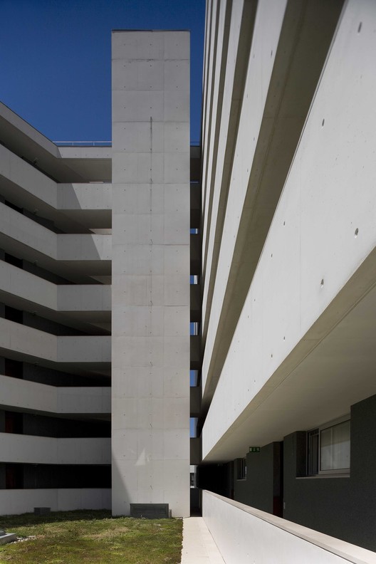 Edifício Casas Brancas / Adalberto Dias - Imagem 8 de 27