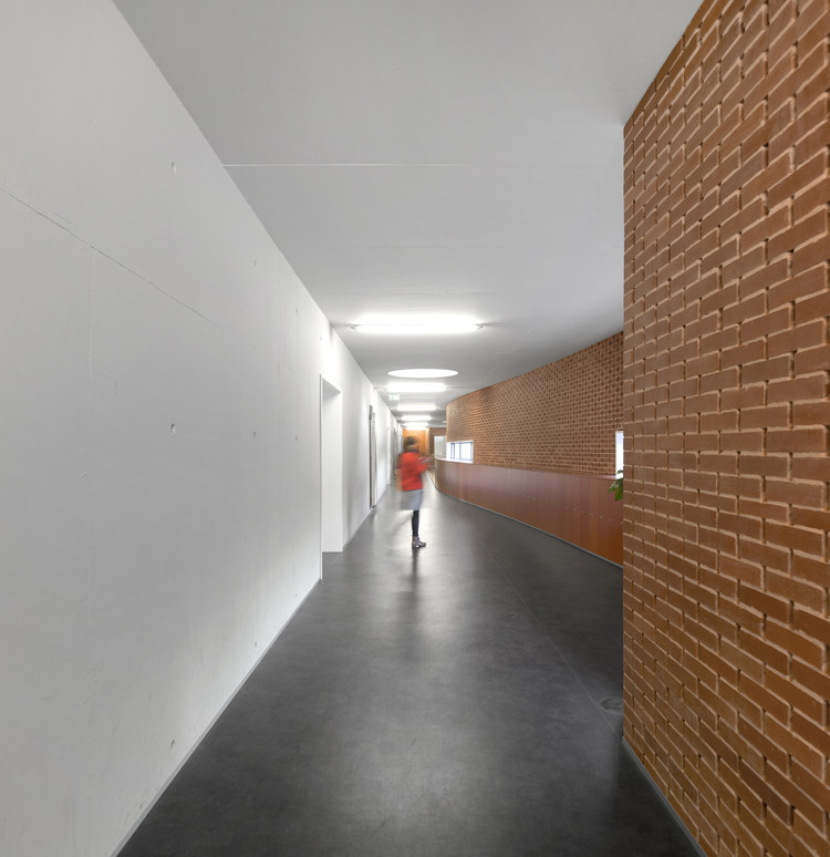 塞南塞利小学，以曲会景 / Adalberto Dias - 11 的图像 20