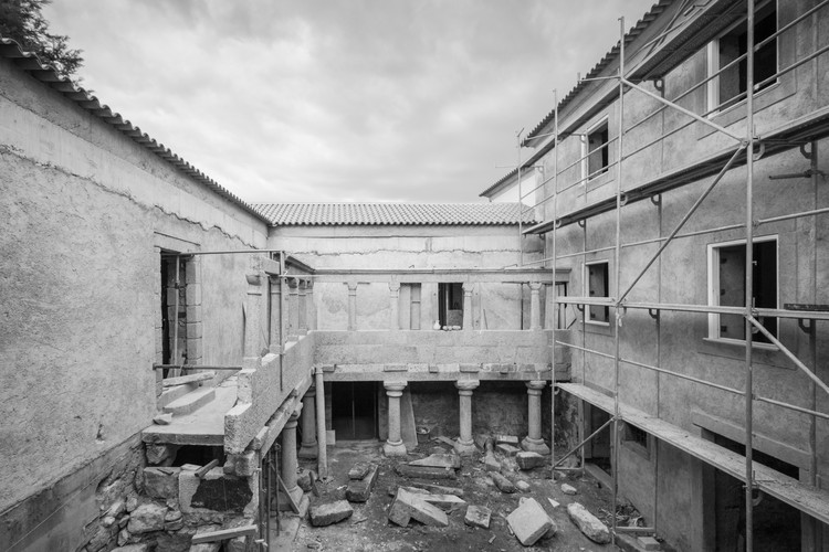 Durante a Construção. Imagem © João Morgado