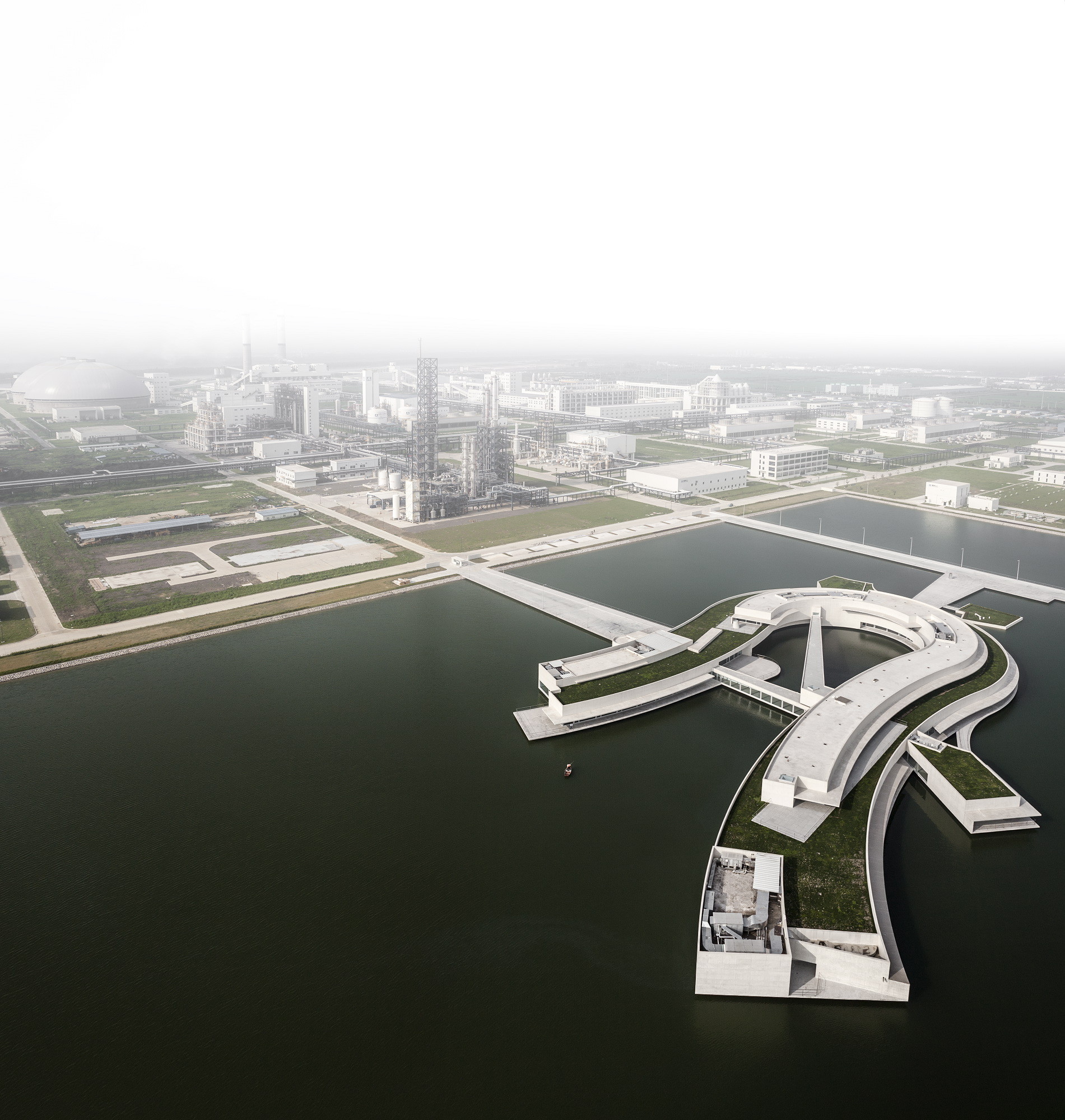 希少/ Álvaro Siza: The Function of Beauty Interview with Álvaro Siza: “Beauty Is the Peak of Functionality