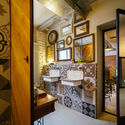 Simbio Kitchen and Bar  / SYAA - Image 9 of 24