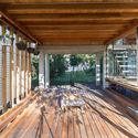 Casa El Camarote / Sebastián Calero Larrea - Fijación Vigas, Ventanas, Terraza