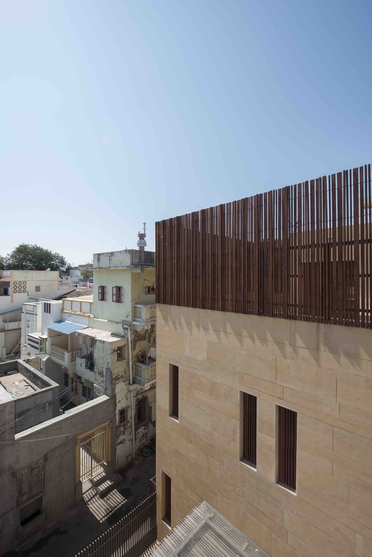 MANDVI House / SPASM Design Architects - Windows, Facade