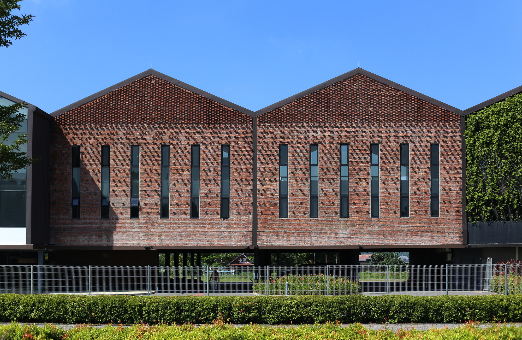Galería de Una serie de graneros / L Architects - 4