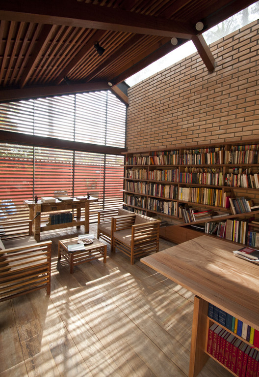 Cotia Library Garden / IPEA - Table, Shelving, Wood, Beam, Windows, Chair