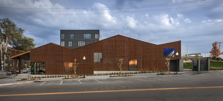 Blue Barn Theatre & Boxcar 10  / Min | Day - More Images