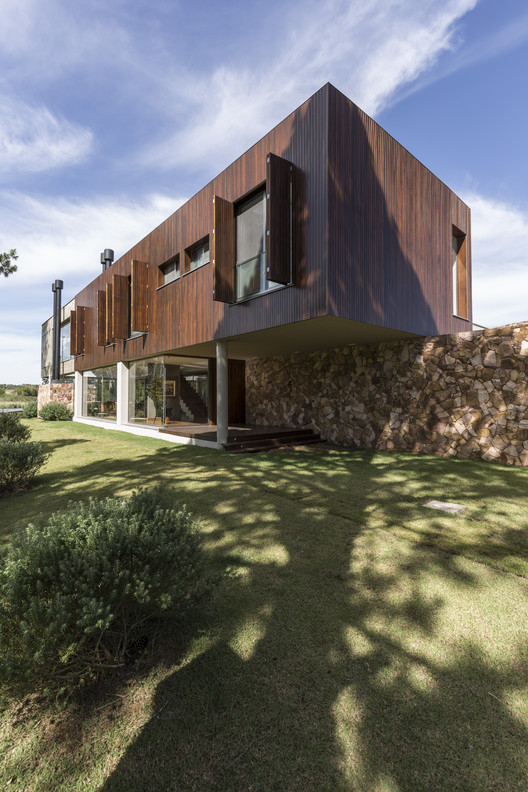 Casa no Arroio Pelotas  / RMK Arquitetura - Imagem 3 de 20