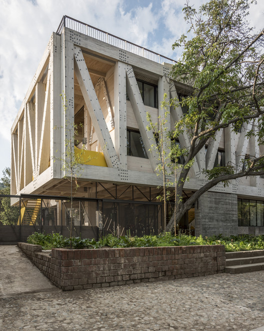 Edificio Escuela de Arquitectura UC / Gonzalo Claro - Universidad