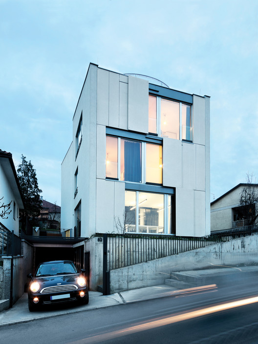 Hous*e L / re:a.c.t - Houses, Facade