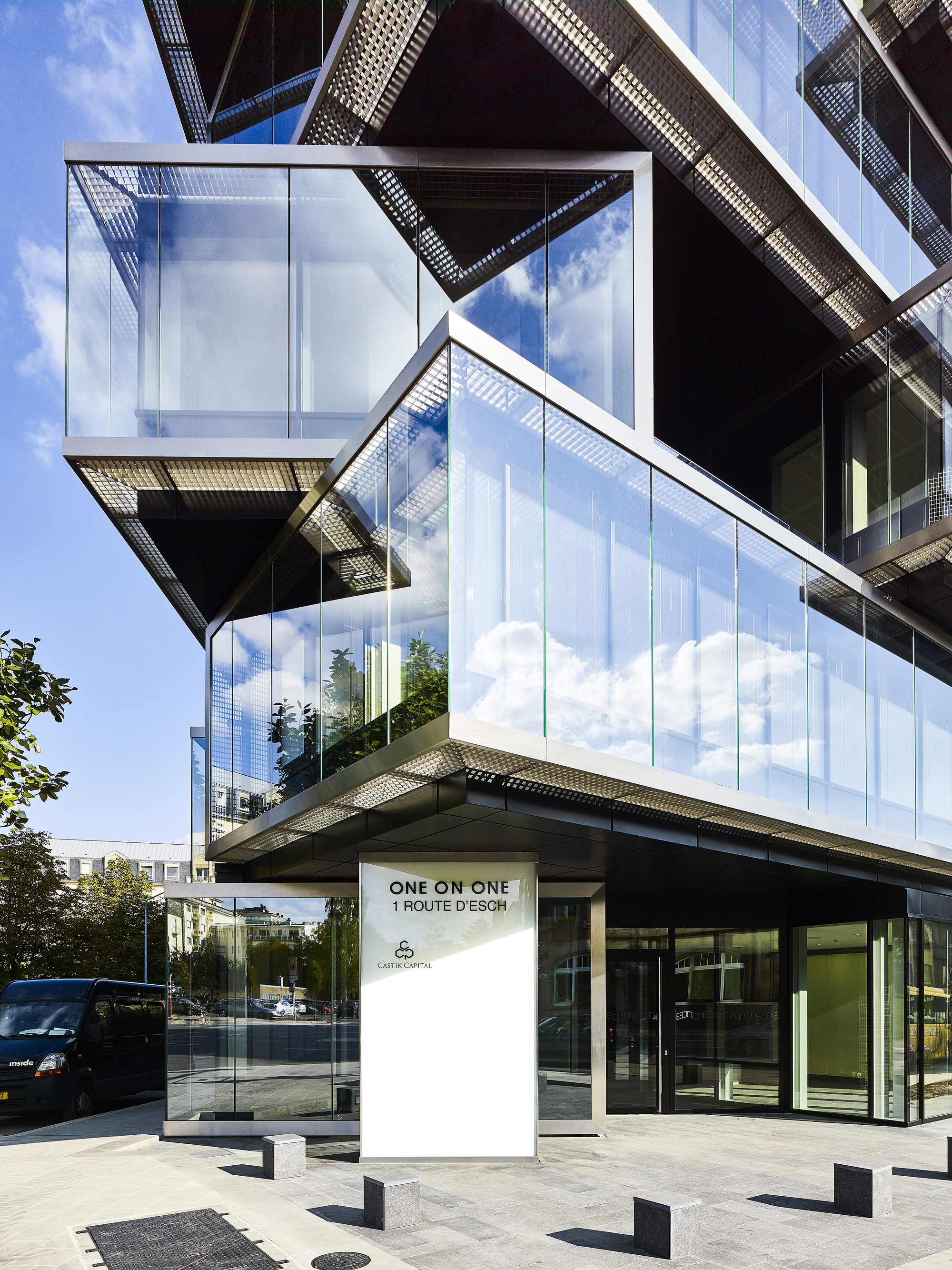 Gallery of One on One / Moreno Architecture 11