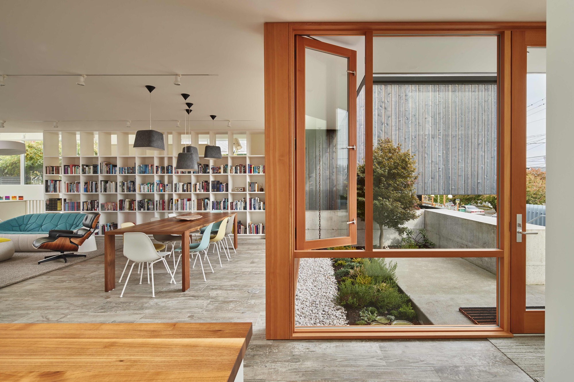 Artist Residence / Heliotrope Architects