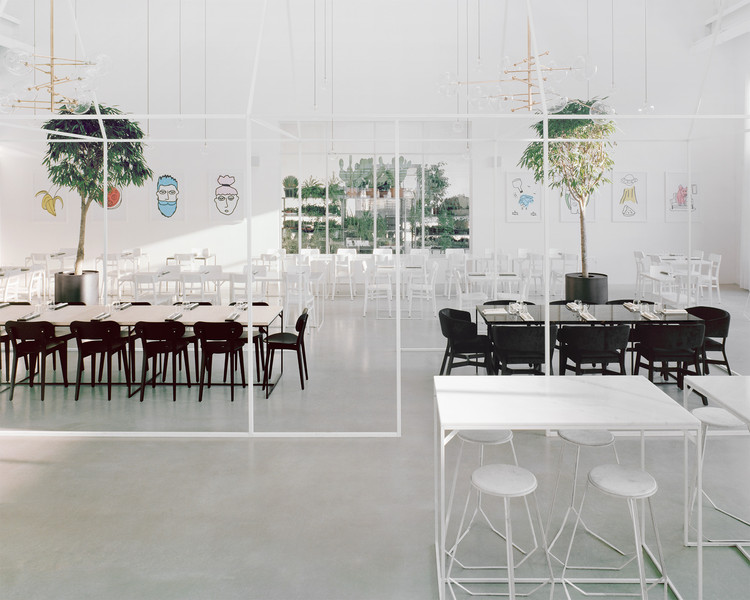 The [B] Zone | 1882 Concept Store / [A+M]2 Architects - Table, Chair, Windows