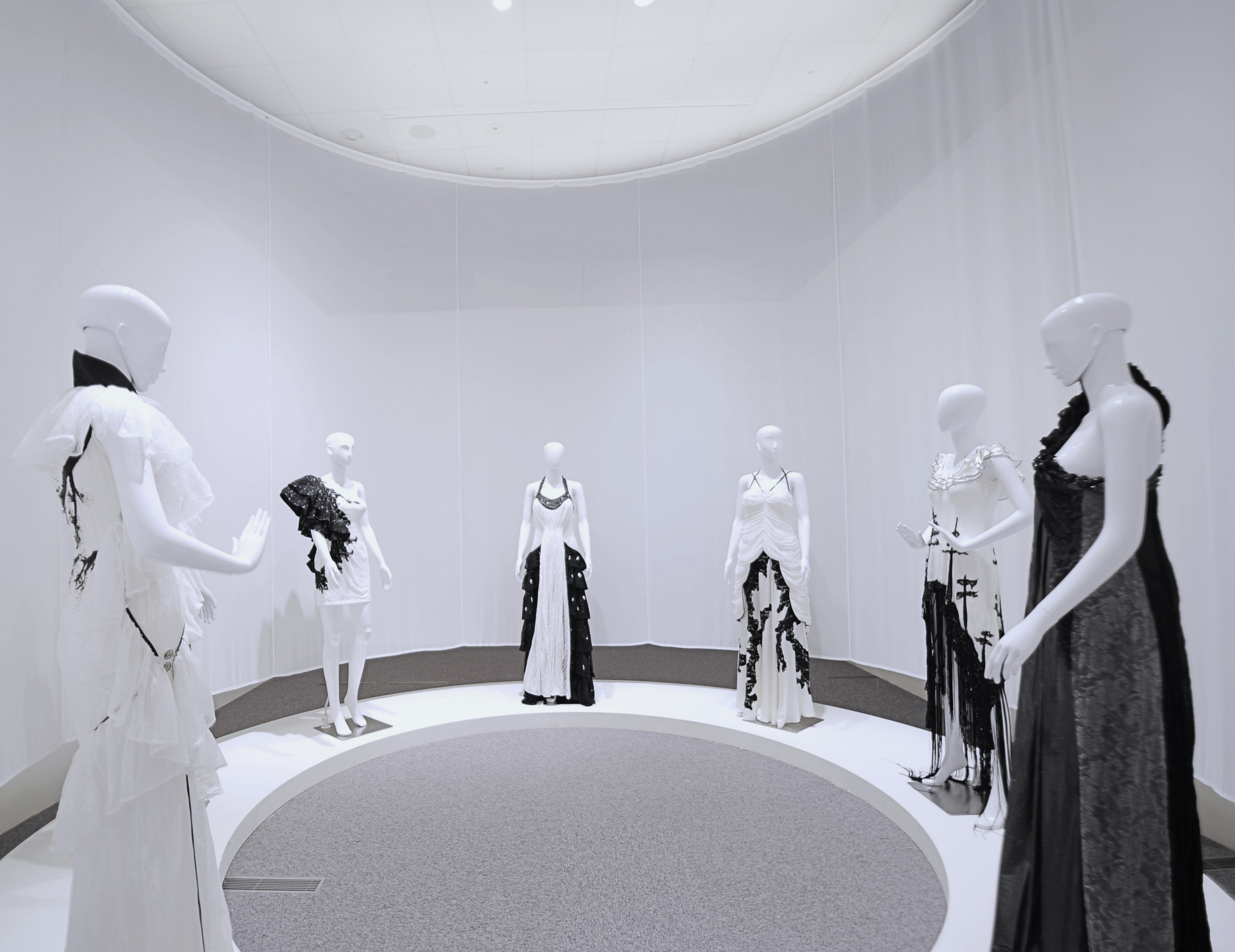 Gallery of InBetween Fabric Exhibition / B+P Architects 2