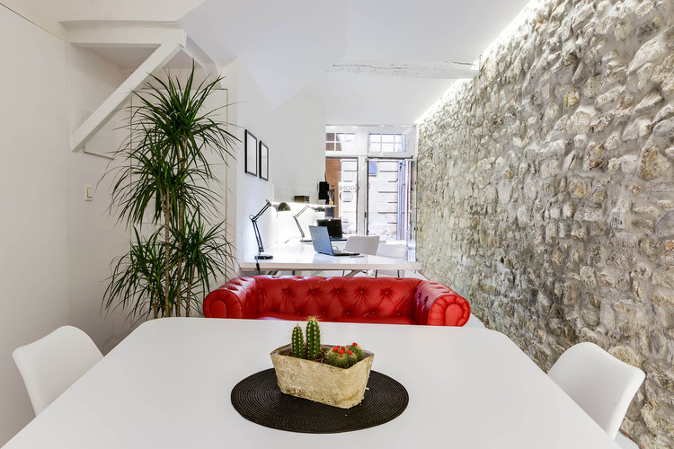 Workspace in the Historic Center / Javier Martínez Medina - Table, Chair