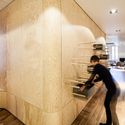 Kiss Kiss Bank Bank / Agence Vincent & Gloria Architectes - Interiores De Oficina