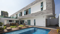 Casa Ivanna / OBRA BLANCA