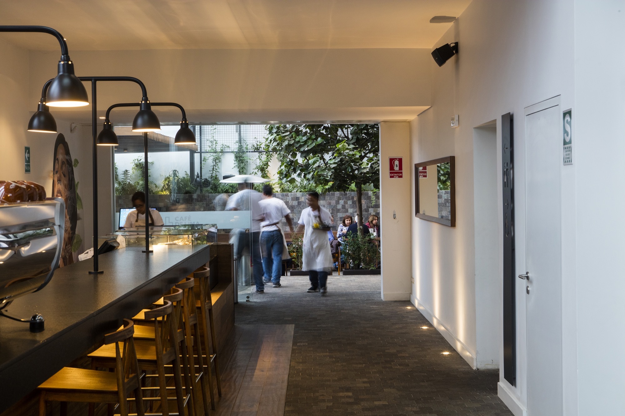 Galeria de Café de Lima / MASUNOSTUDIO 15