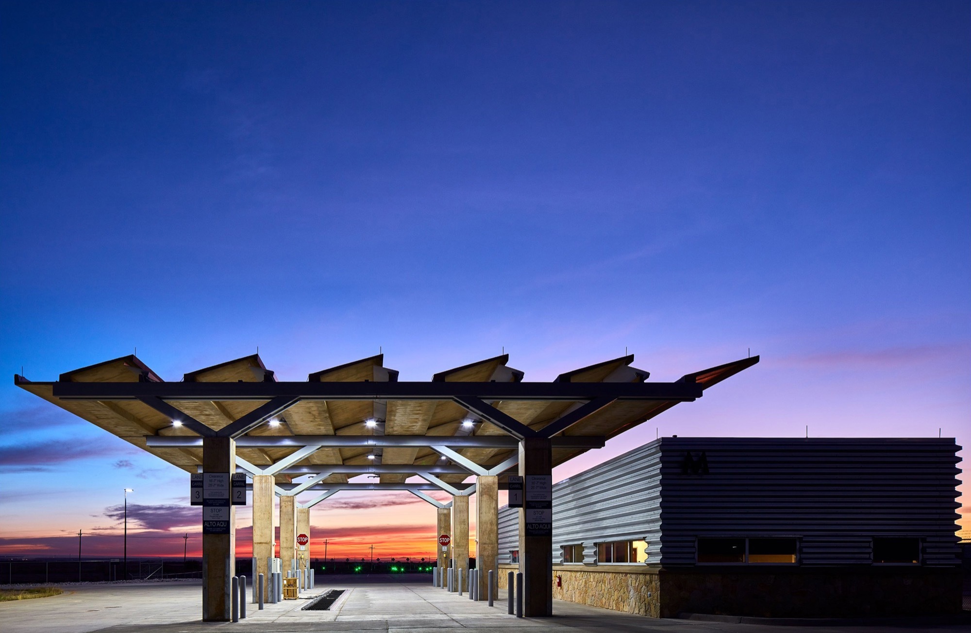 Gallery of Tornillo Land Port of Entry / Richter Architects 7