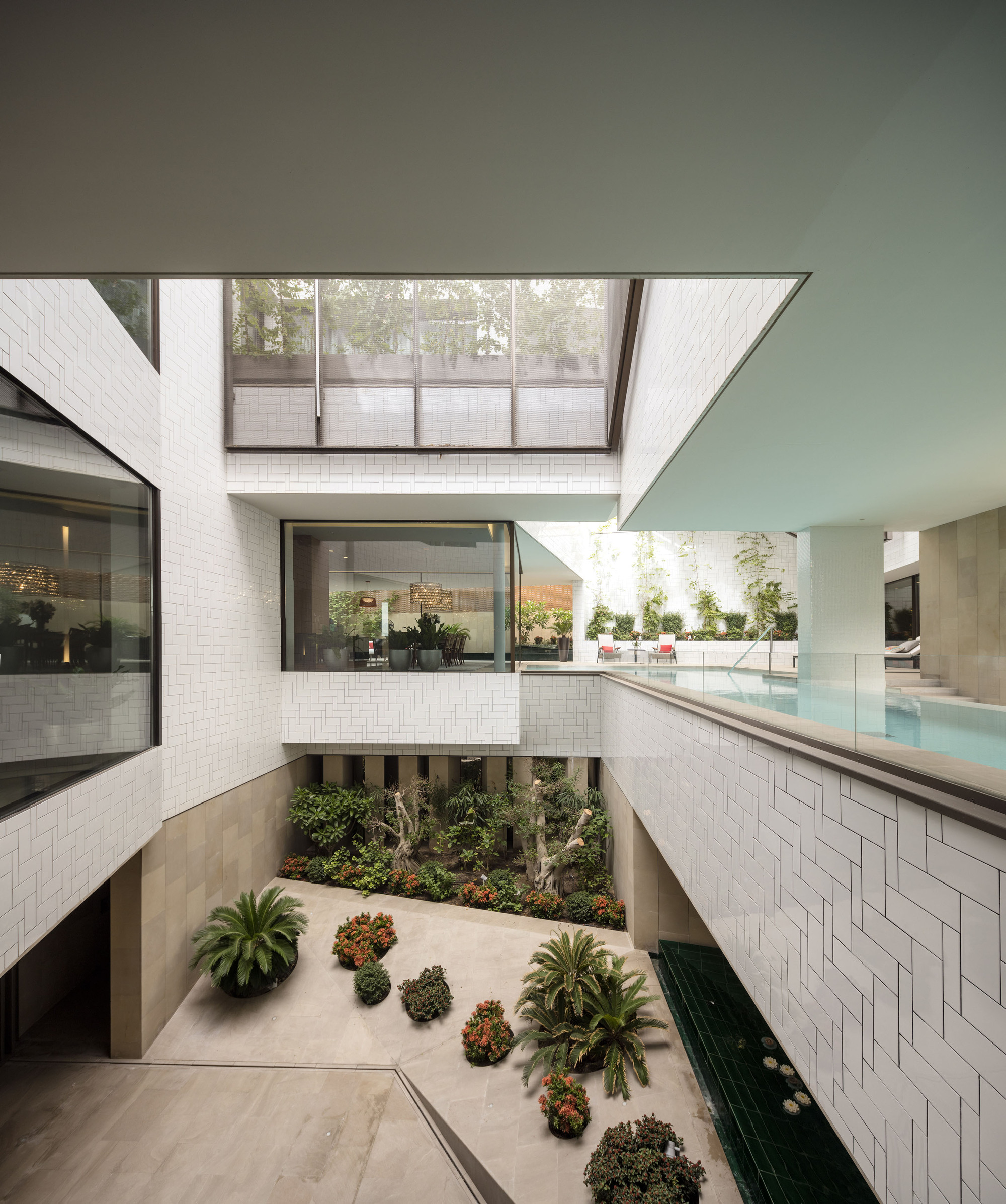 Galería de Three Gardens House / AGi architects 5