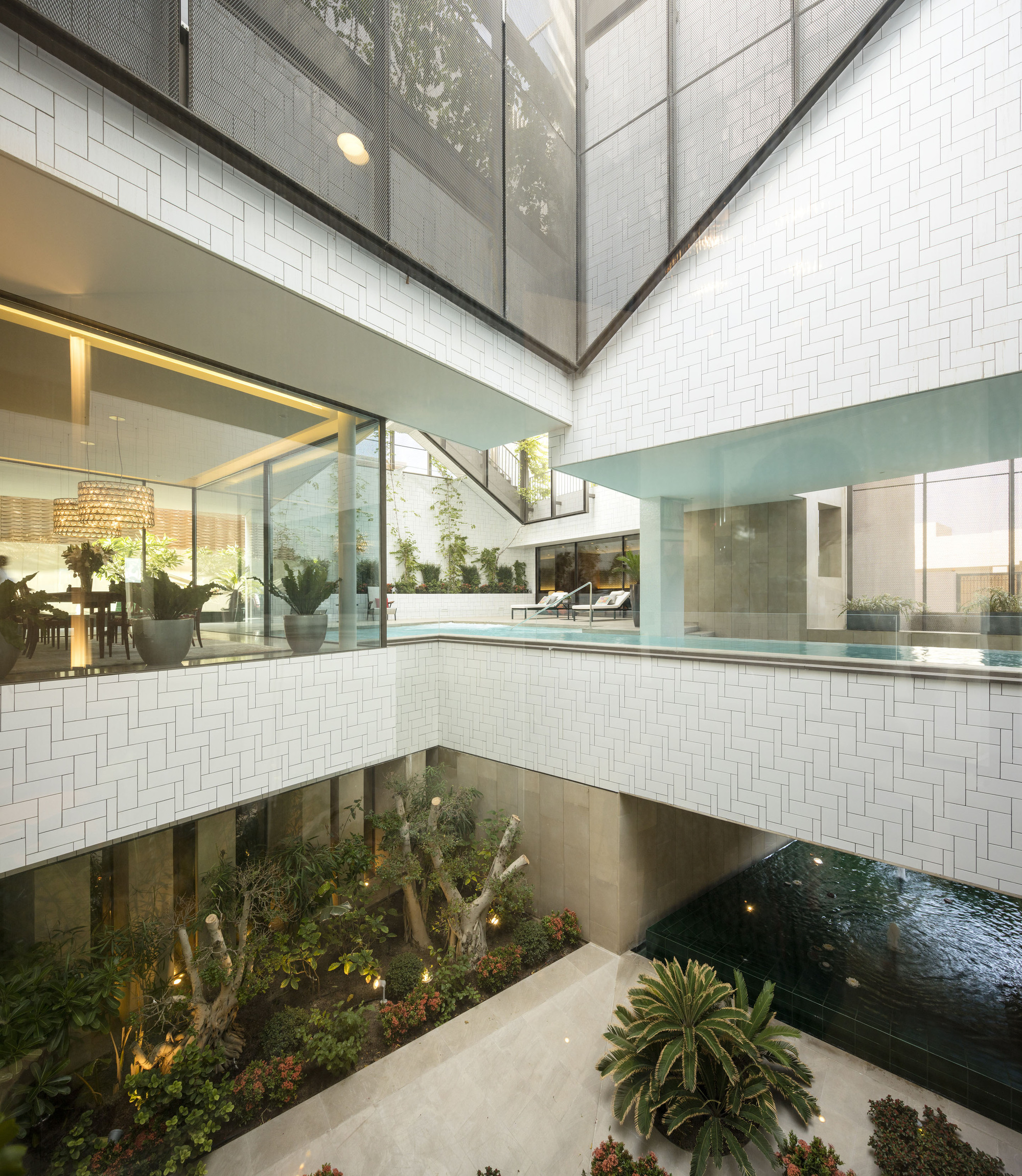 Gallery of Three Gardens House / AGi Architects 17