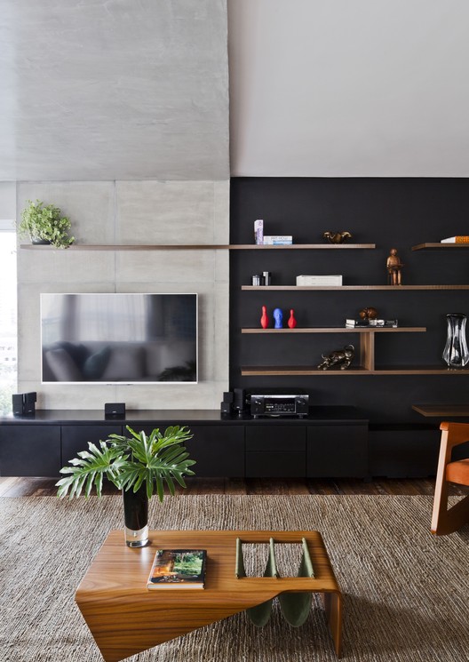 Apartamento JAff  / Meireles + Pavan Arquitetura - Mesa, Sofá