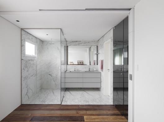 Apartamento JAff  / Meireles + Pavan Arquitetura - Porta, Vidro