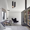 13 Platform 5 Architects Backwater - Ng&ocirc;i nh&agrave; với 3 khối m&aacute;i dốc được ốp gỗ ấn tượng